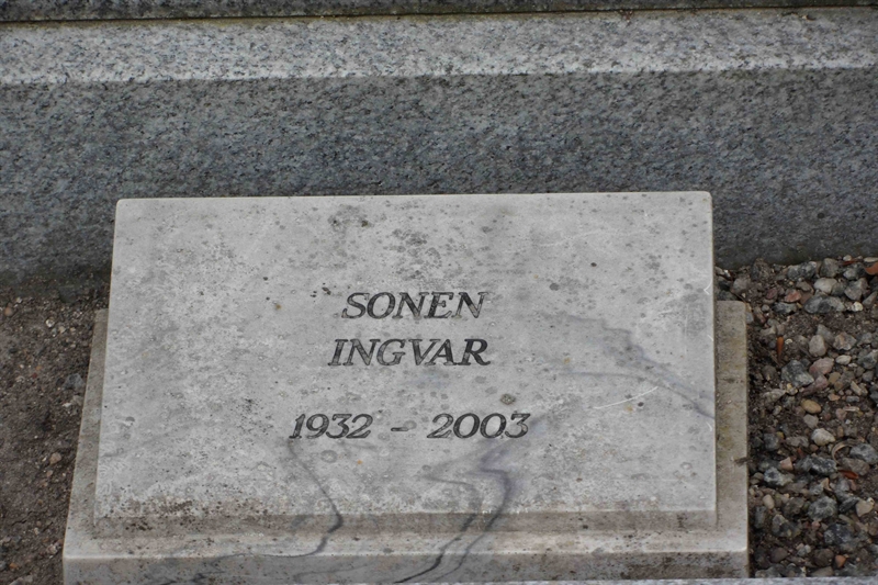 Grave number: SB M   5-6