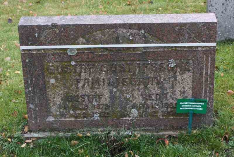 Grave number: 01 A   447-448