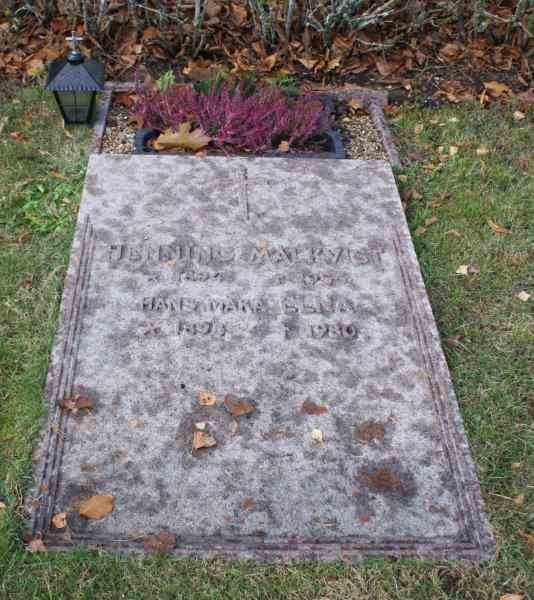 Grave number: 01 A  1594-1595