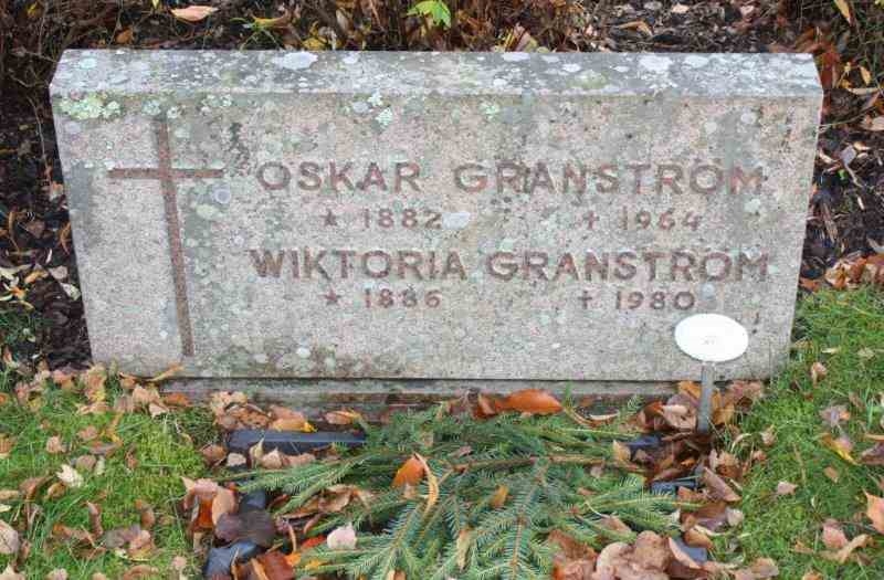 Grave number: 01 A   895-896