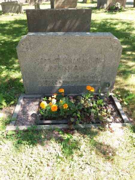 Grave number: 08   694-695