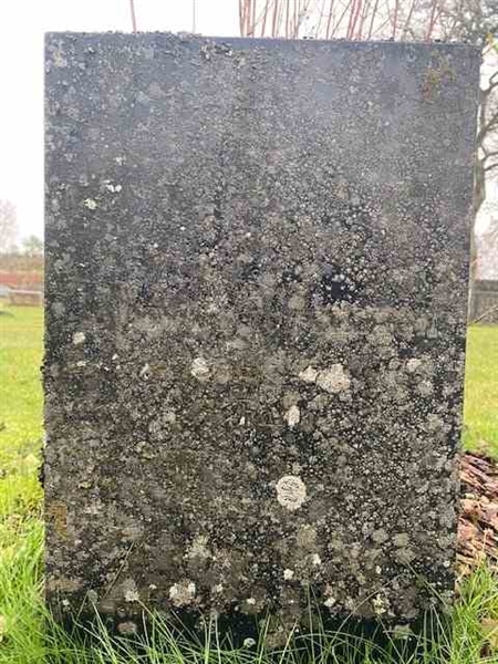 Grave number: 02 C   102