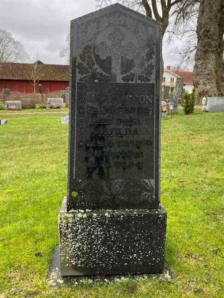 Grave number: 02 C    72-73