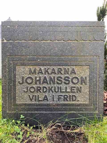 Grave number: 02 C    76-77