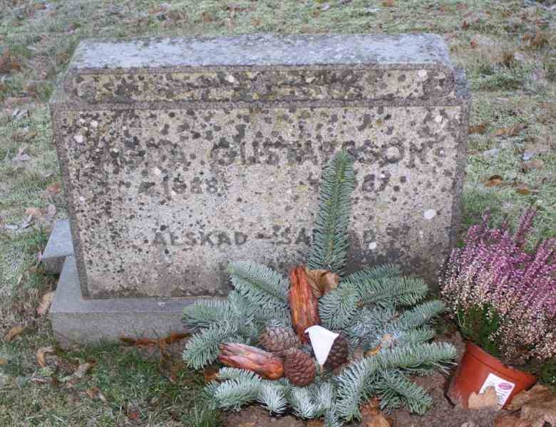 Grave number: 03 B   103