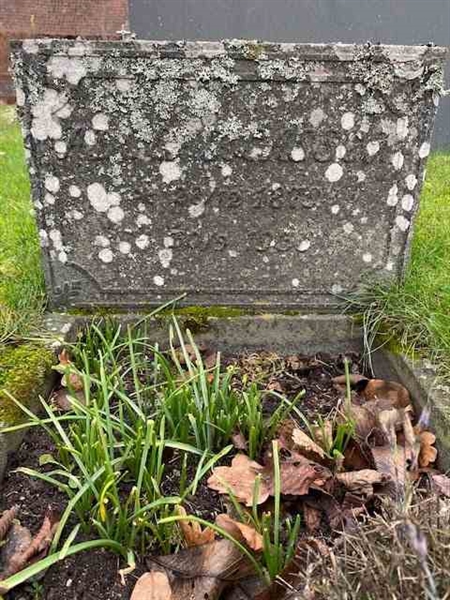 Grave number: 02 C    27