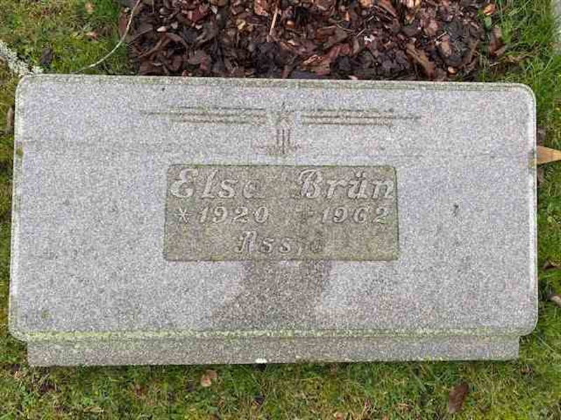 Grave number: 02 C   136