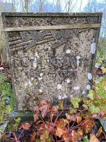 Grave number: 06 B   172