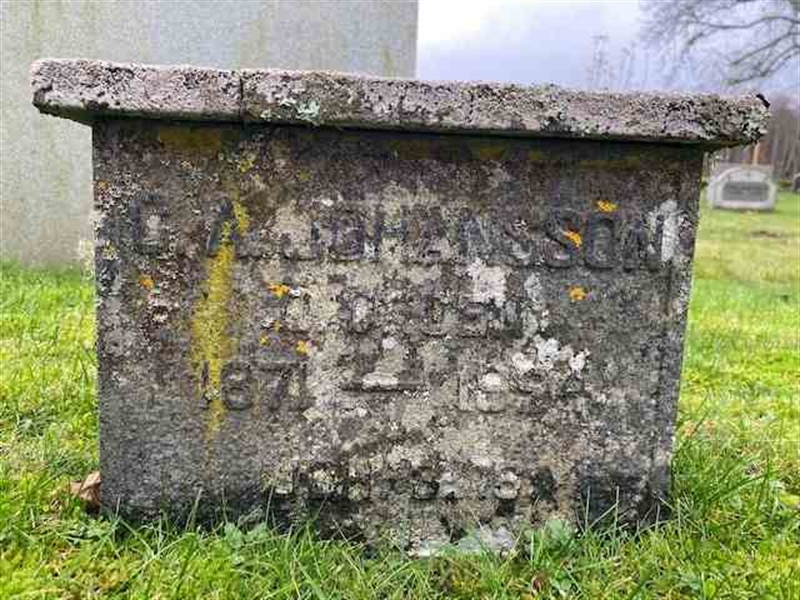 Grave number: 02 C    81-82