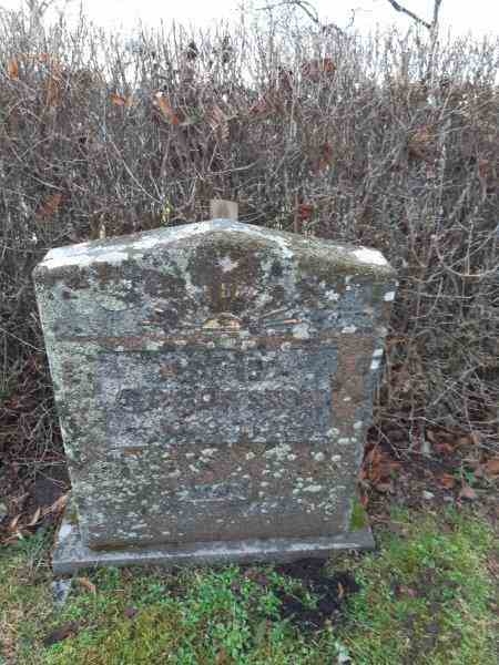 Grave number: 09 3   103