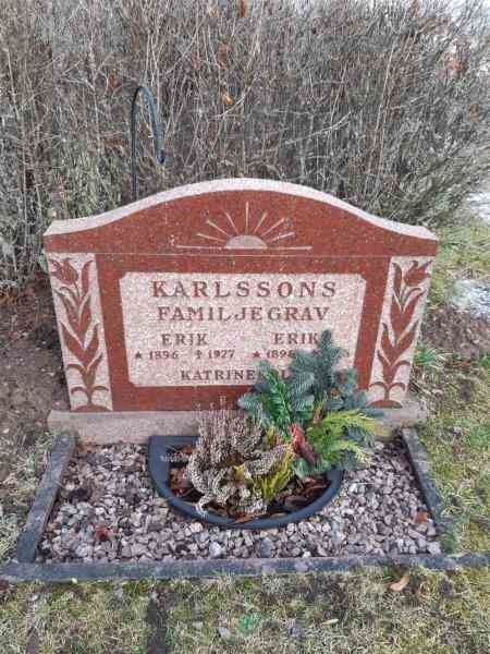 Grave number: 09 3   104-105