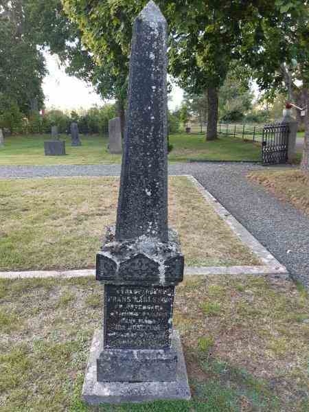 Grave number: 04 A   539-540