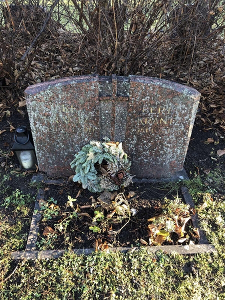 Grave number: 1 B1    71-72