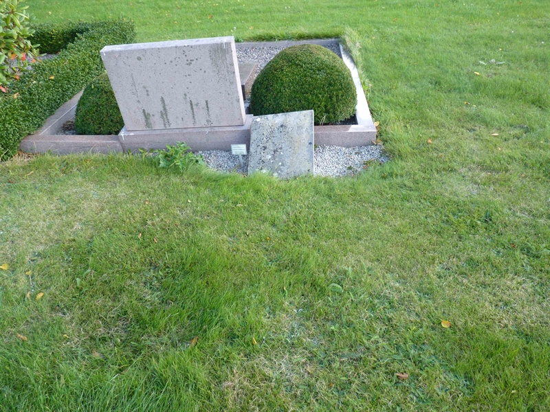 Grave number: ÖK 4    50