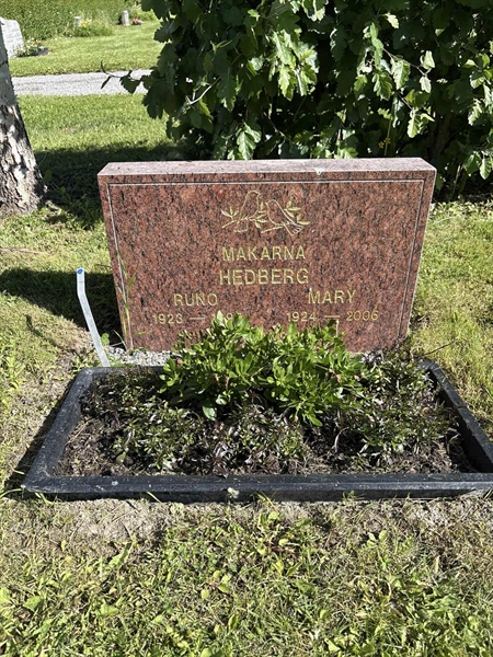 Hautatunnus: 4 M MB   178-179