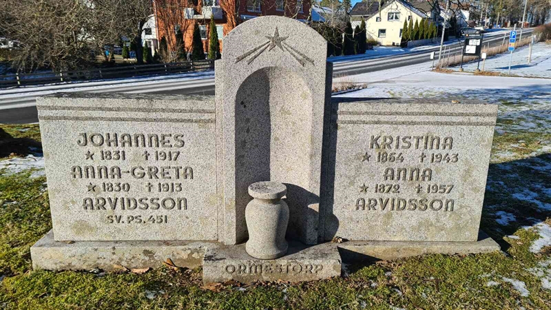 Grave number: M G 01 14-17