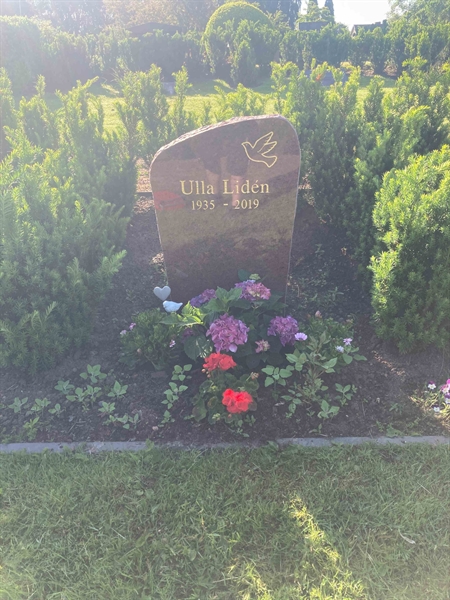 Grave number: HÖB 48    12
