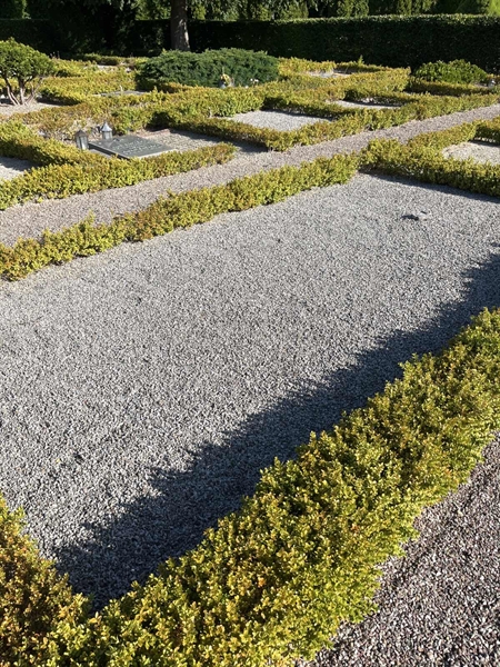 Grave number: NK E 95-98