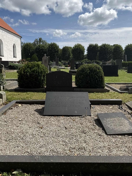 Grave number: ON D    66, 67, 68