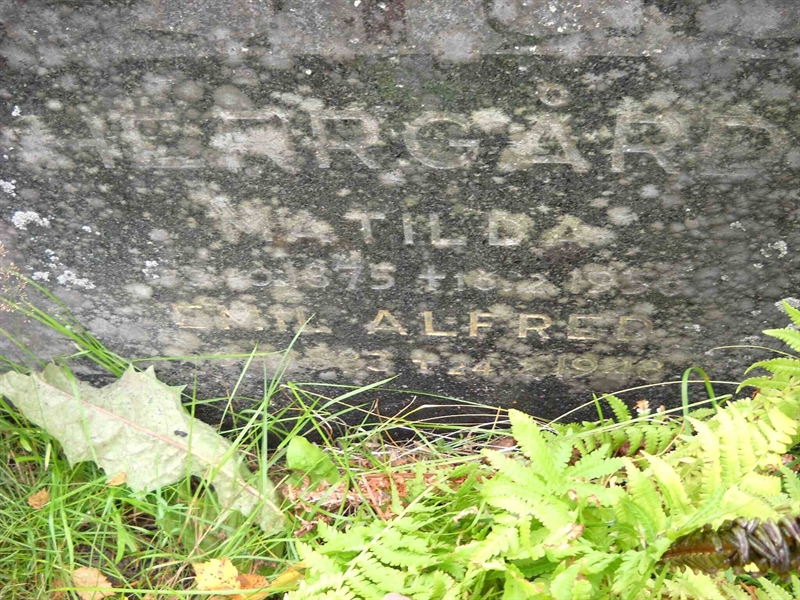 Grave number: 3 MB 12 50-51