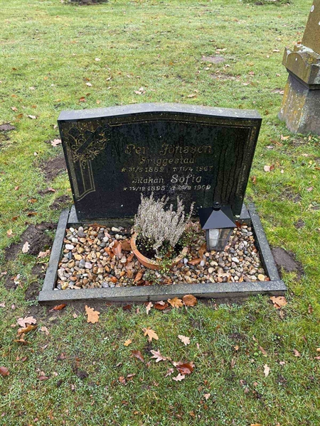 Grave number: VV 2   161, 162