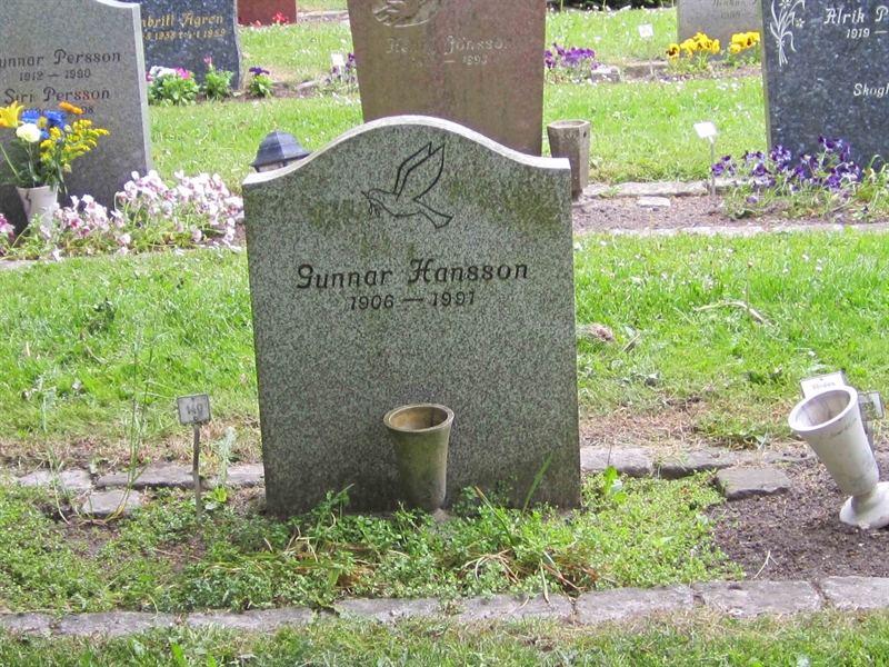Grave number: 1 25   140