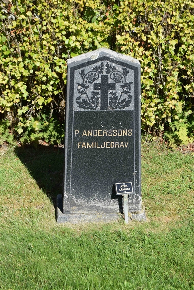 Grave number: 2 R     4