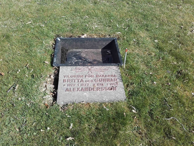 Grave number: NO 07   121