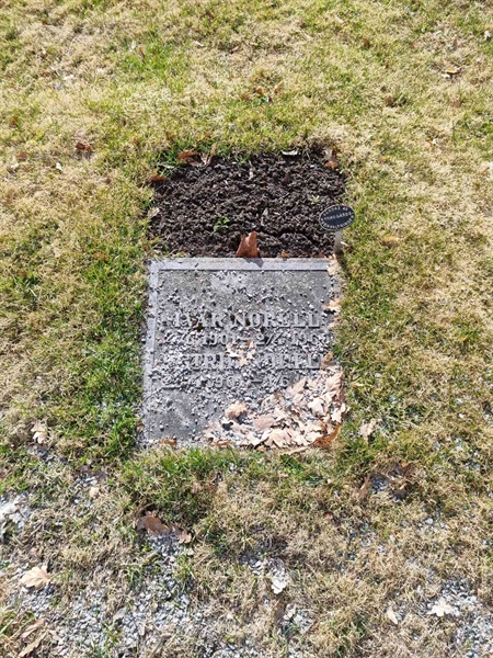 Grave number: 1 02 74