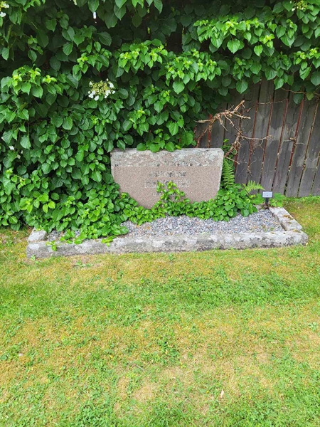 Grave number: Jä 01    75