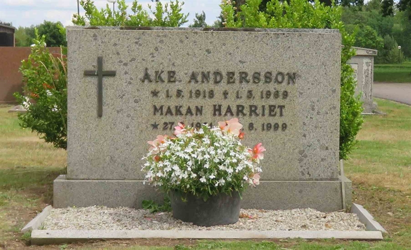 Grave number: 01 U    98, 99