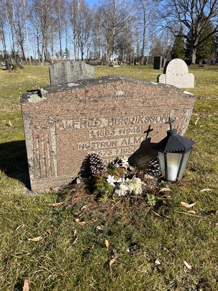 Grave number: Ärt 44 17 107+108
