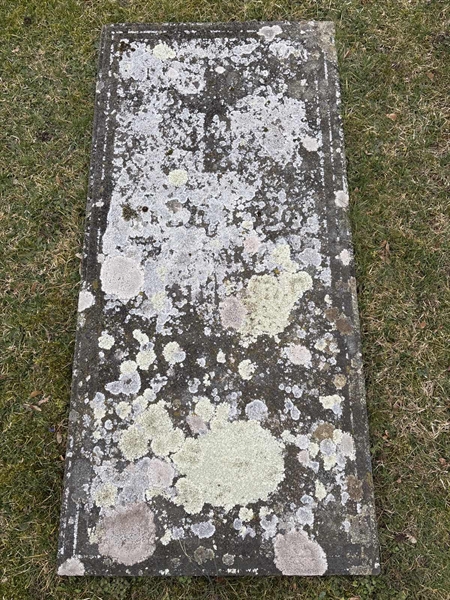 Hautatunnus: G D 46, 47