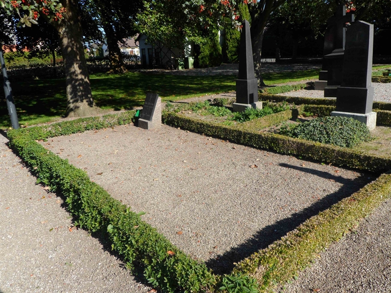 Grave number: ÖT GNK1  48:1, 48:2, 48:3, 48:4