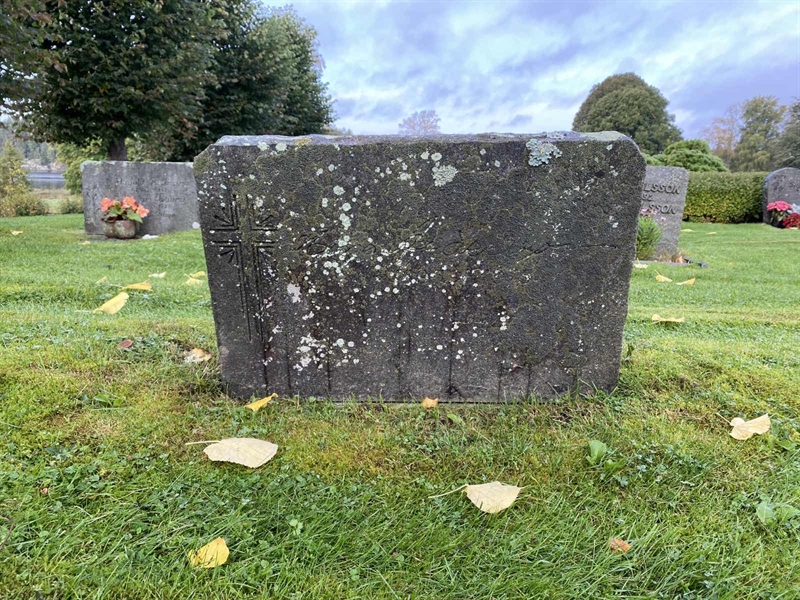 Grave number: 4 Öv 17   108