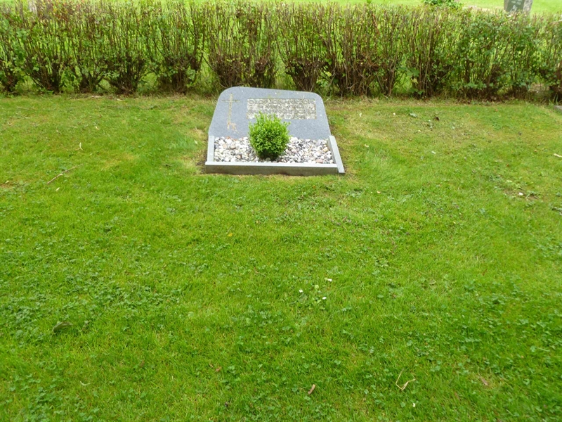 Grave number: ROG G   81, 82