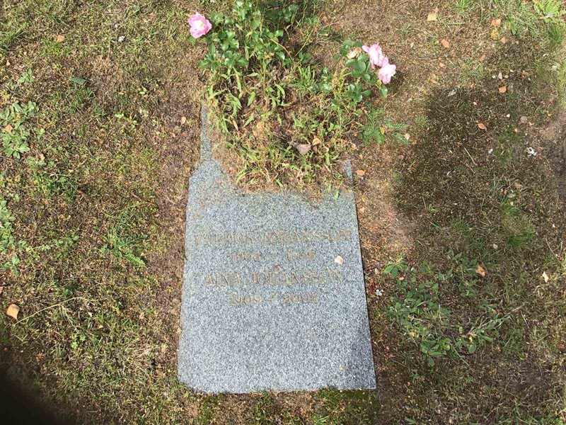 Grave number: 20 U   107