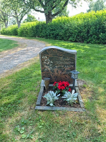 Grave number: 1 F2   157-158