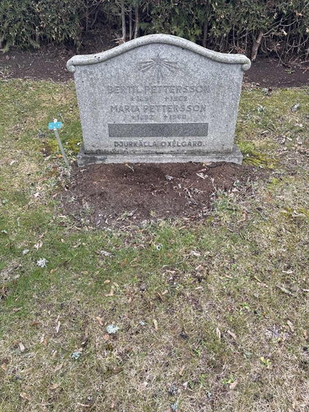 Grave number: 1 2 A     6