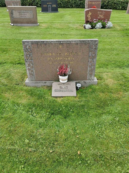 Grave number: F NYA  1532