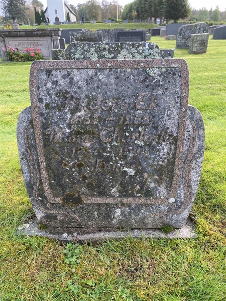 Grave number: 4 Me 01    17-18