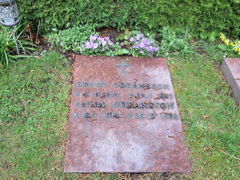 Grave number: HÖB N.UR   248