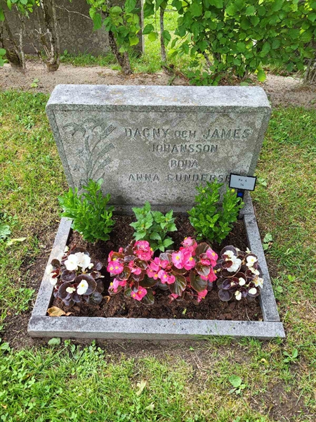 Grave number: Jä 04    14