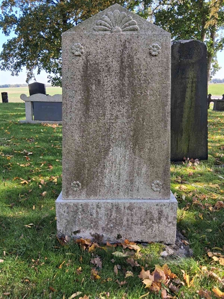Grave number: SRG 1    32
