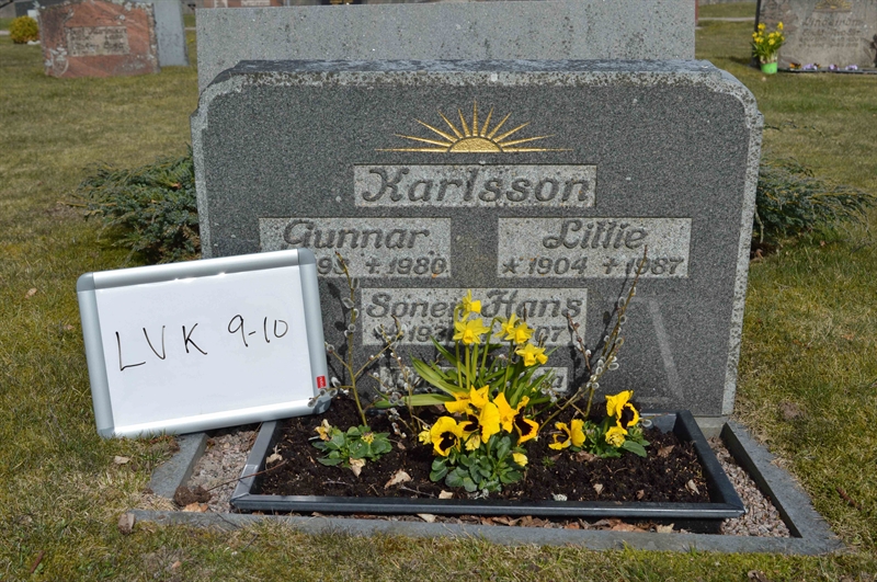 Grave number: LV K     9, 10