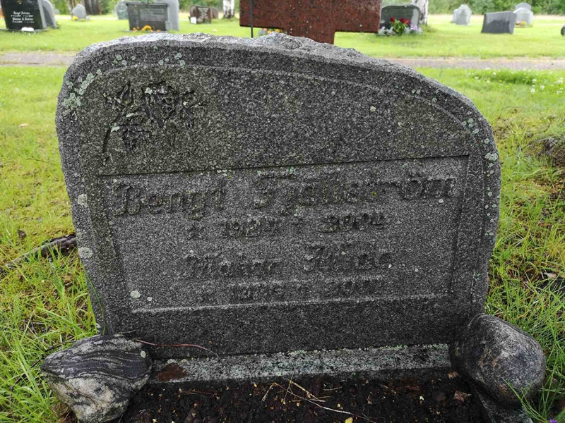 Grave number: NK 16    35