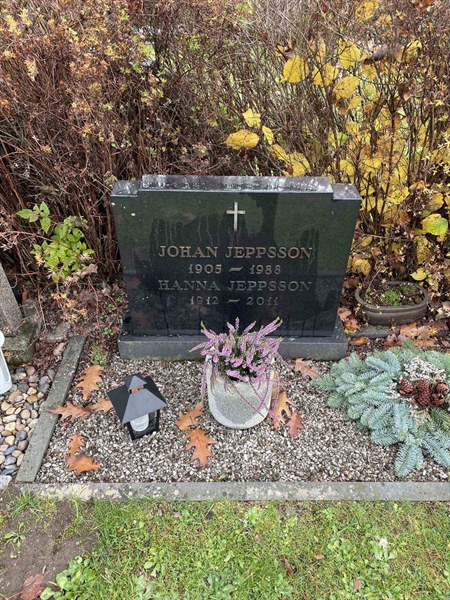 Grave number: VV 3   172, 173