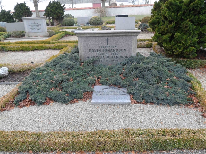 Grave number: 2 01  1951