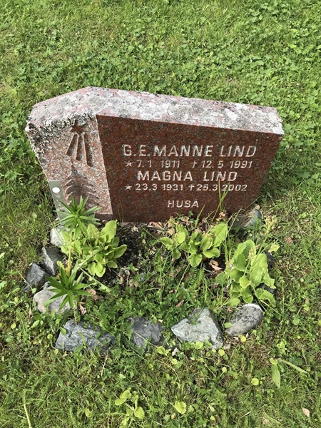 Grave number: KA F   890, 891