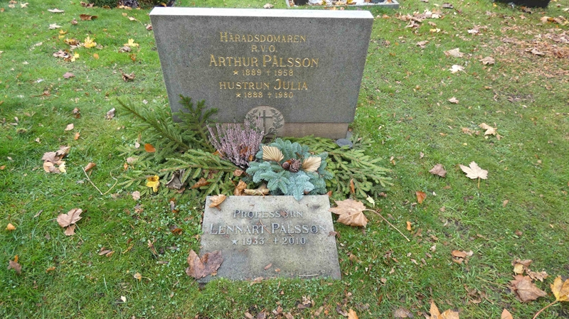 Grave number: SN E     9
